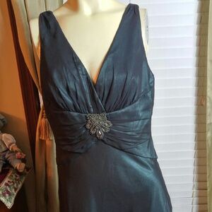 Beautiful dress Jones New York
48 long 
29/30 waist 
16 bust.